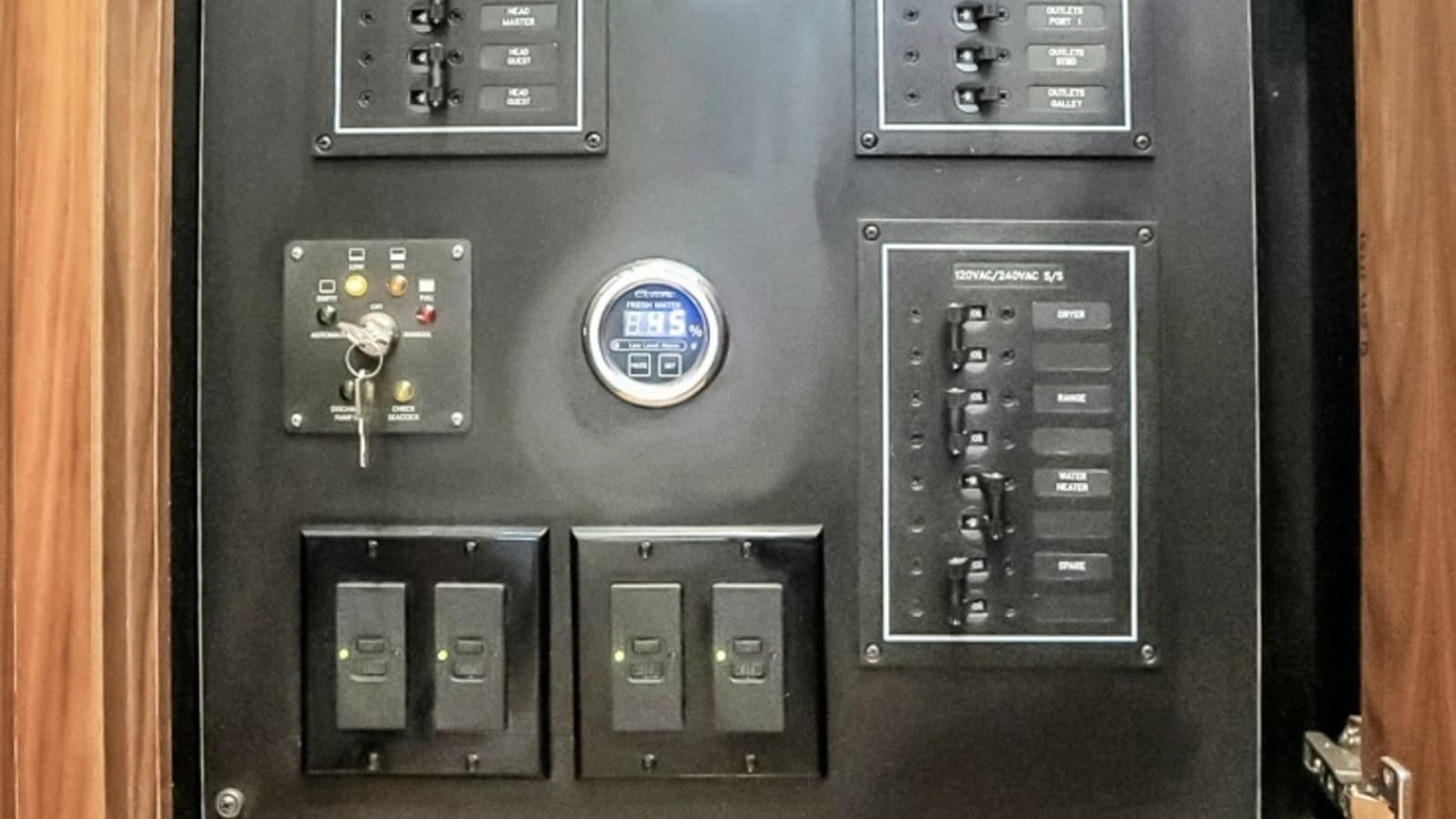 2021 Viking 48 Convertible - Photo 22