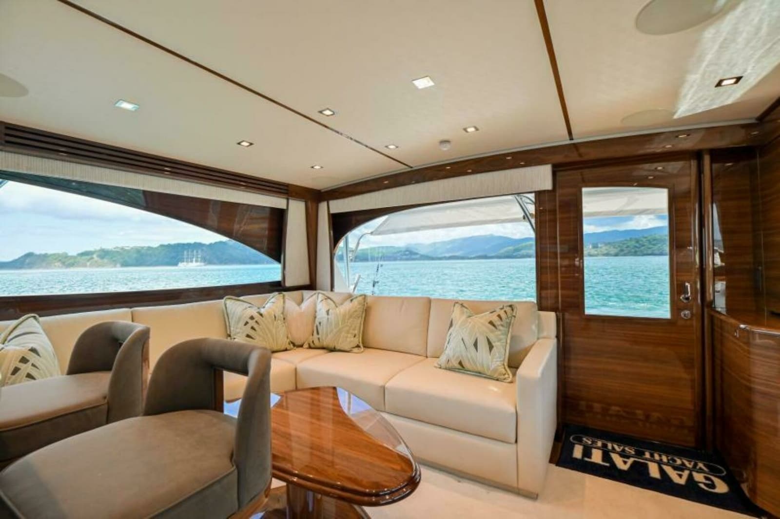 2023 Viking 64 Convertible - Photo 9