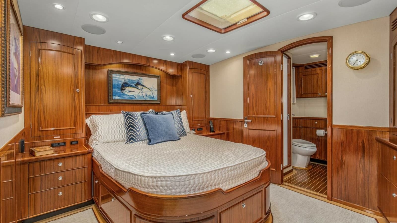 2005 Whiticar 76 Enclosed Bridge - Photo 19