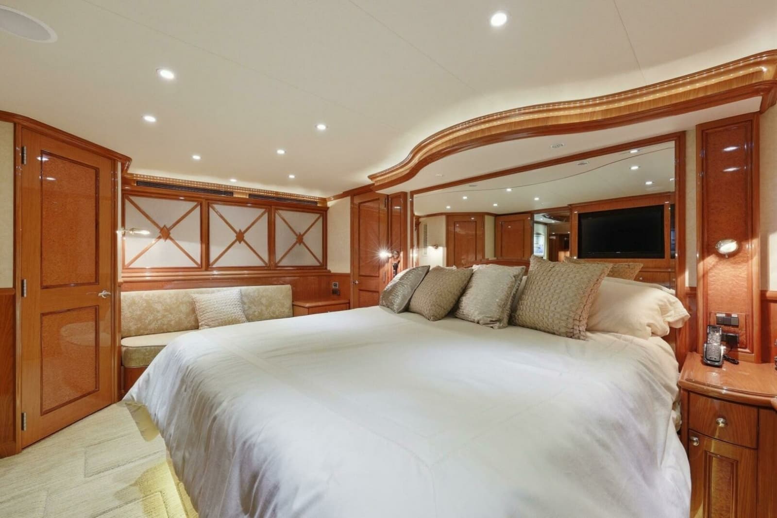 2008 Cheoy Lee 95 Motor Yacht - Photo 50