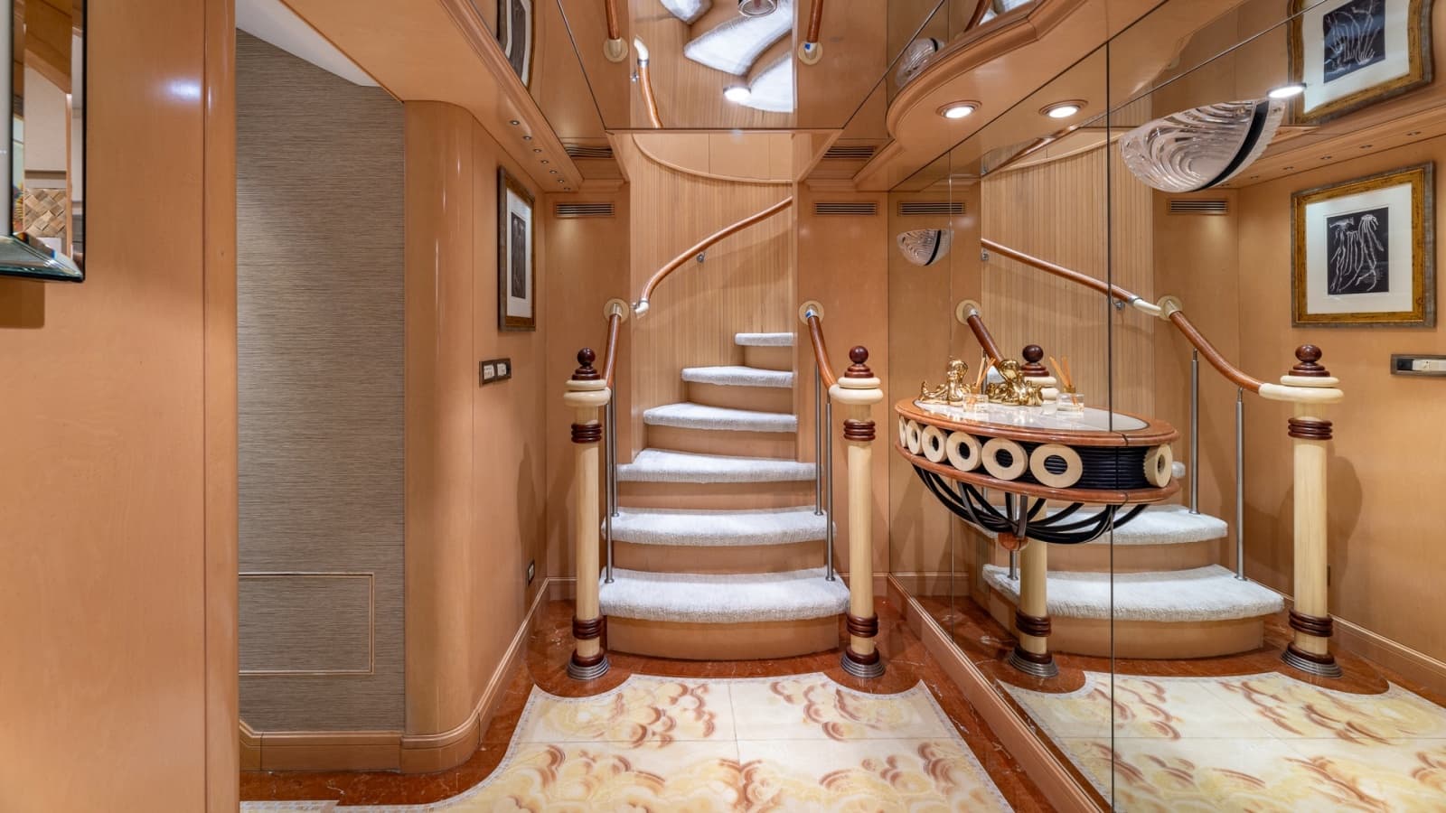 1998 Trinity Yachts 144  - Photo 25