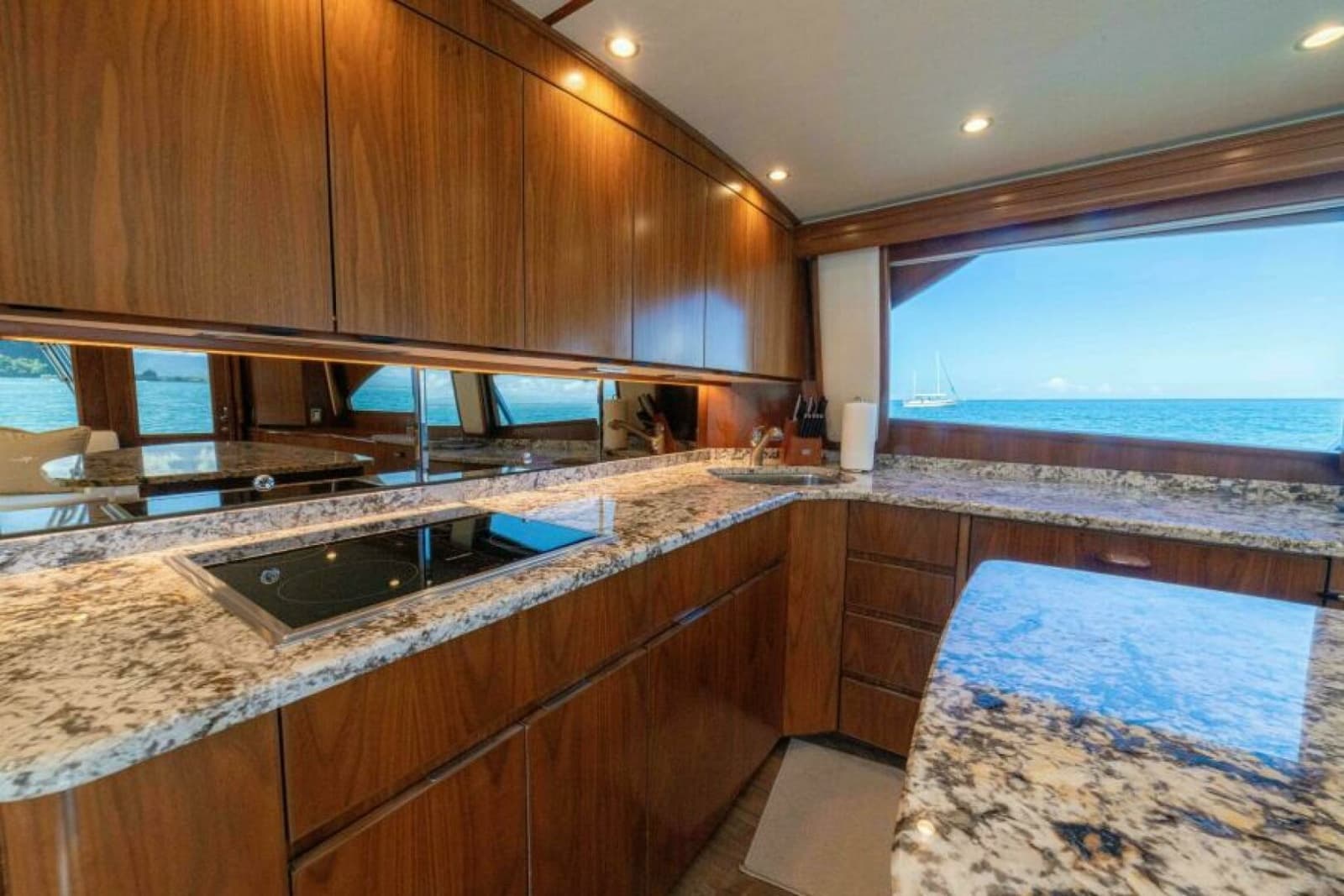 2017 Viking 62 Convertible - Photo 11