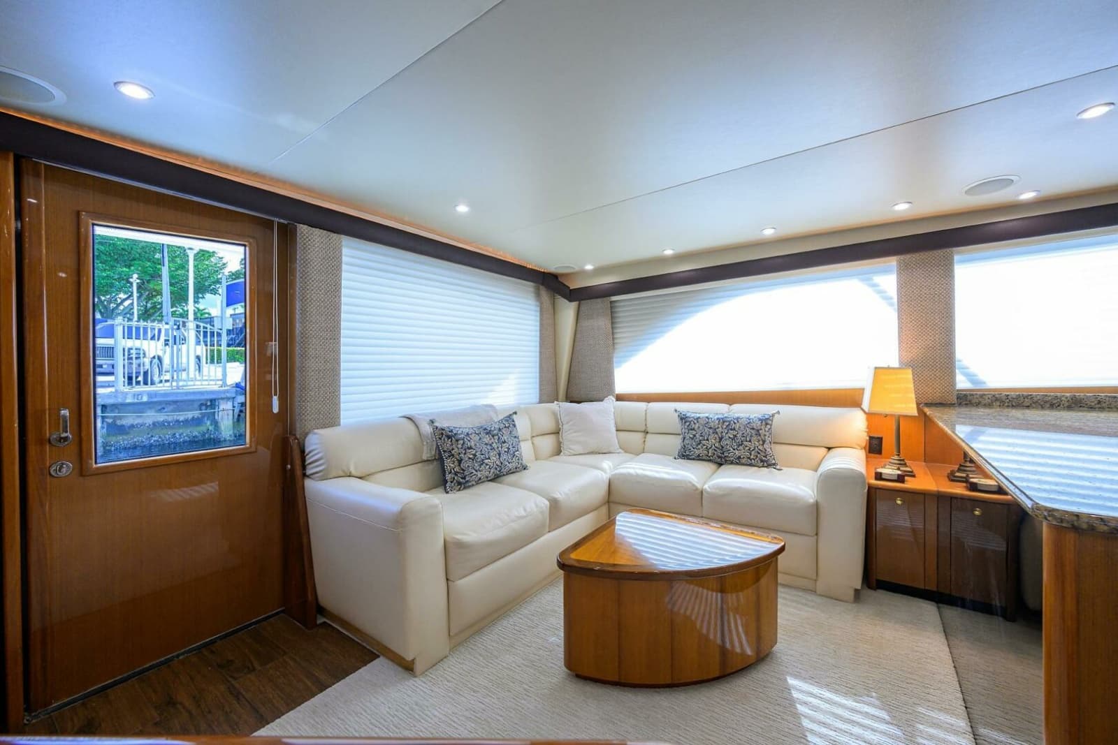 2004 Viking 56 Convertible - Photo 36