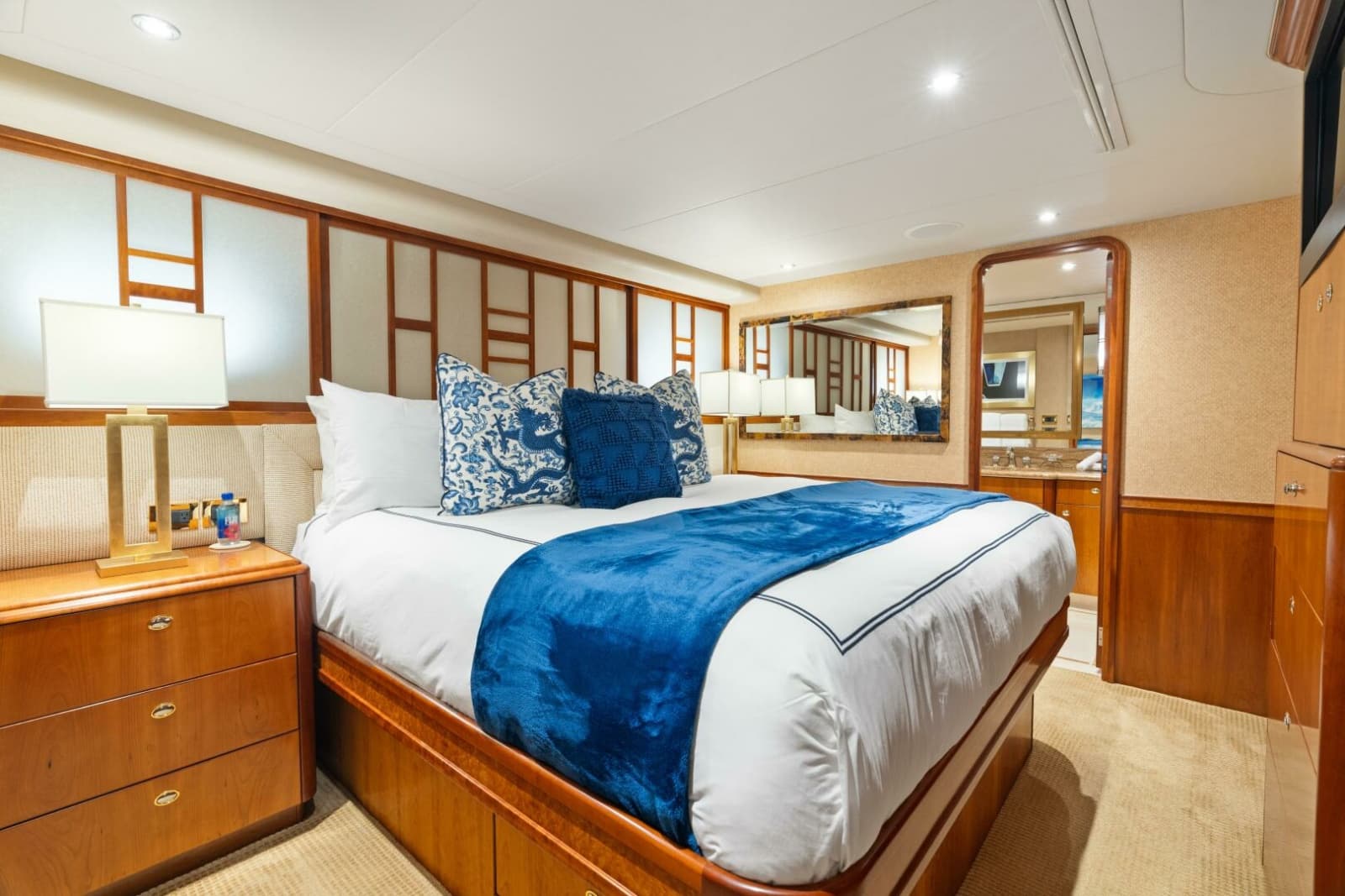 2004 Westport 130 Tri-Deck Motor Yacht - Photo 26