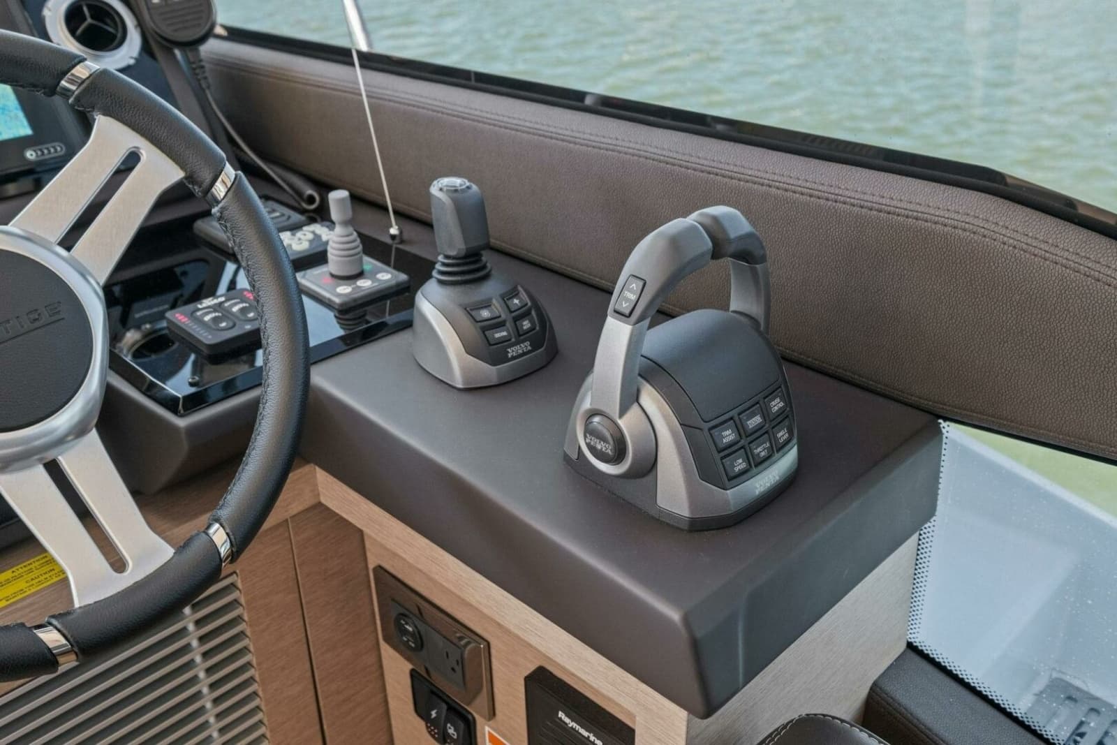 2022 Prestige 520 Flybridge - Photo 18