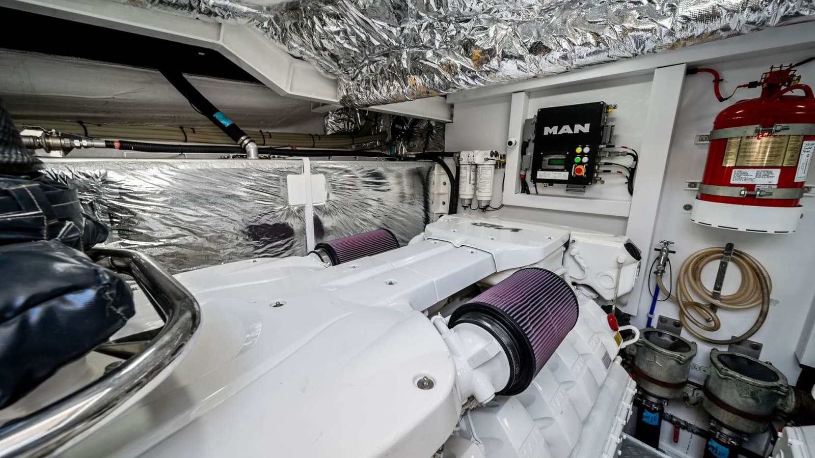 2019 Princess V65 - Photo 40