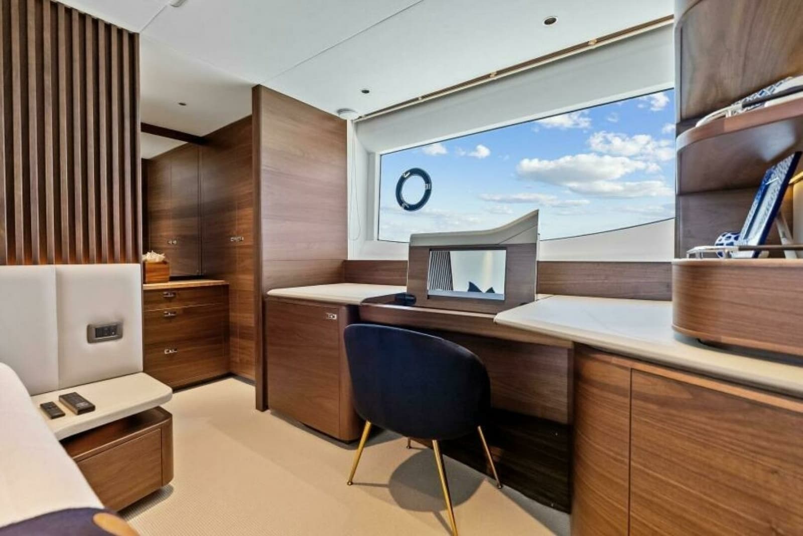 2024 Princess Y72 Motor Yacht - Photo 32