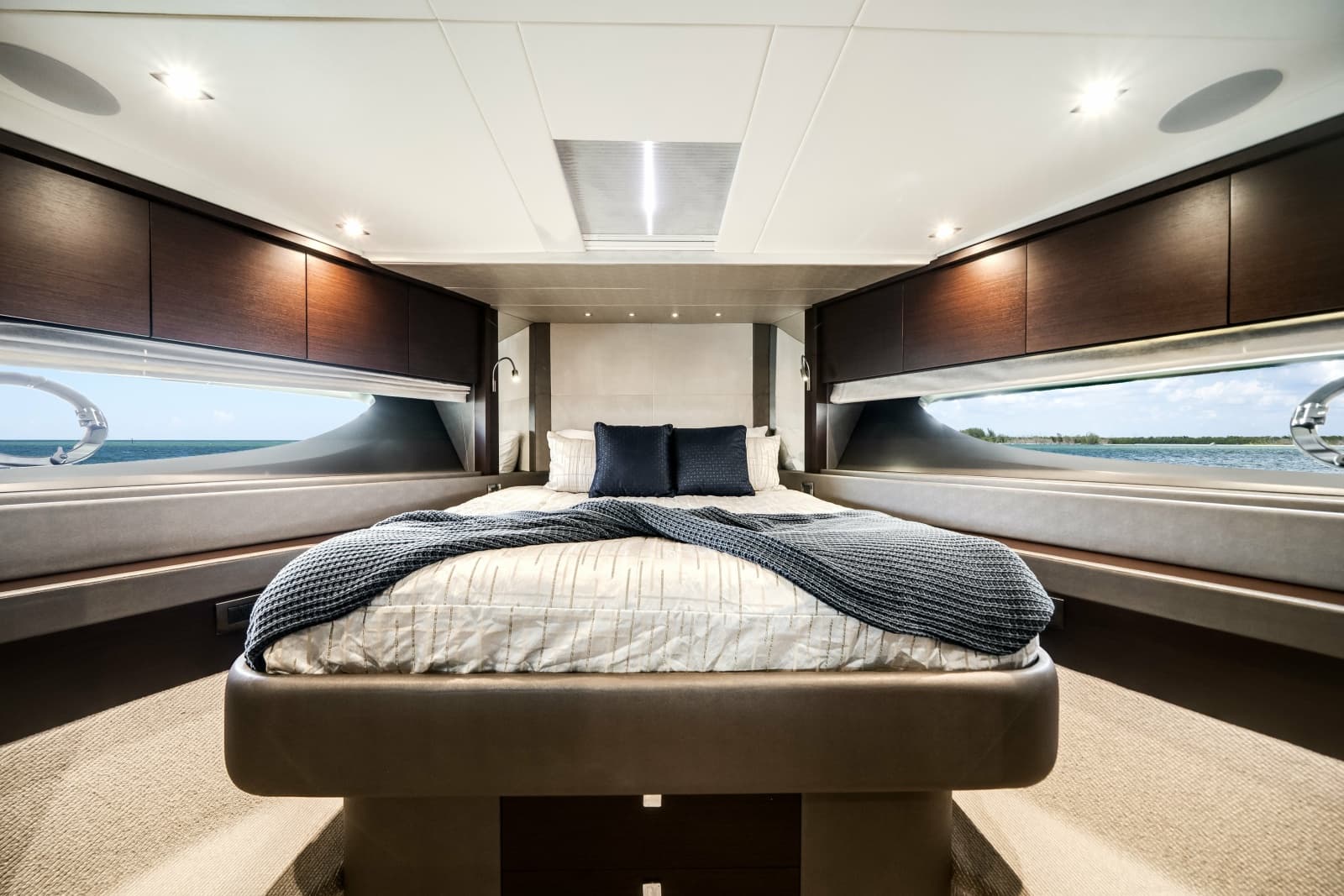 2019 Sunseeker 76 Flybridge - Photo 23