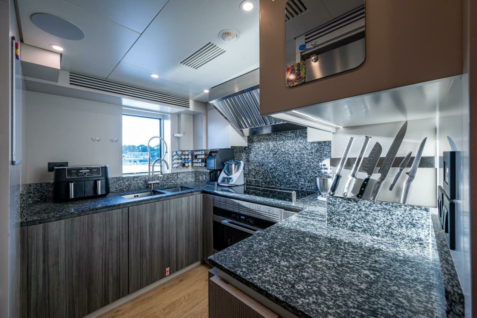 2023 Benetti 34M OASIS - Photo 39