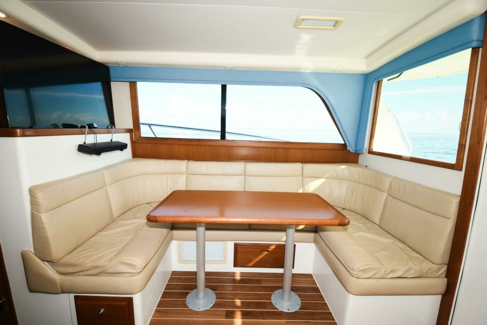 2001 Cabo 35 Flybridge - Photo 10