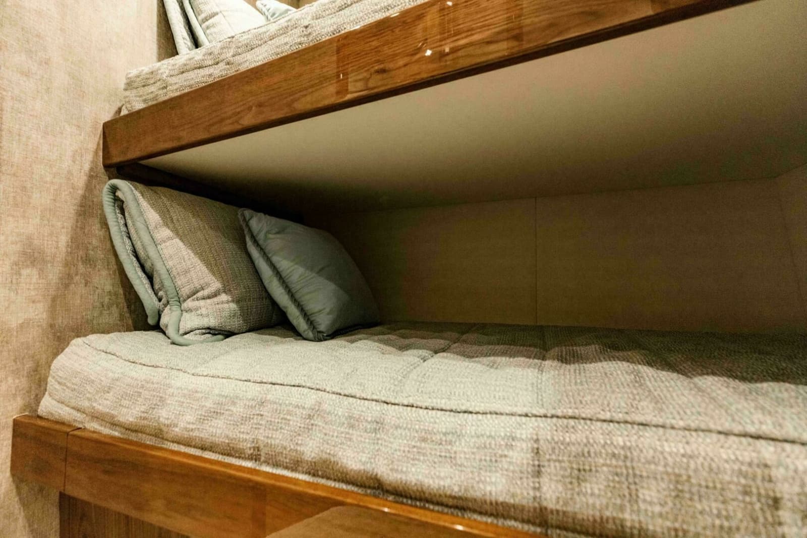 2020 Viking 72 Enclosed Bridge - Photo 30