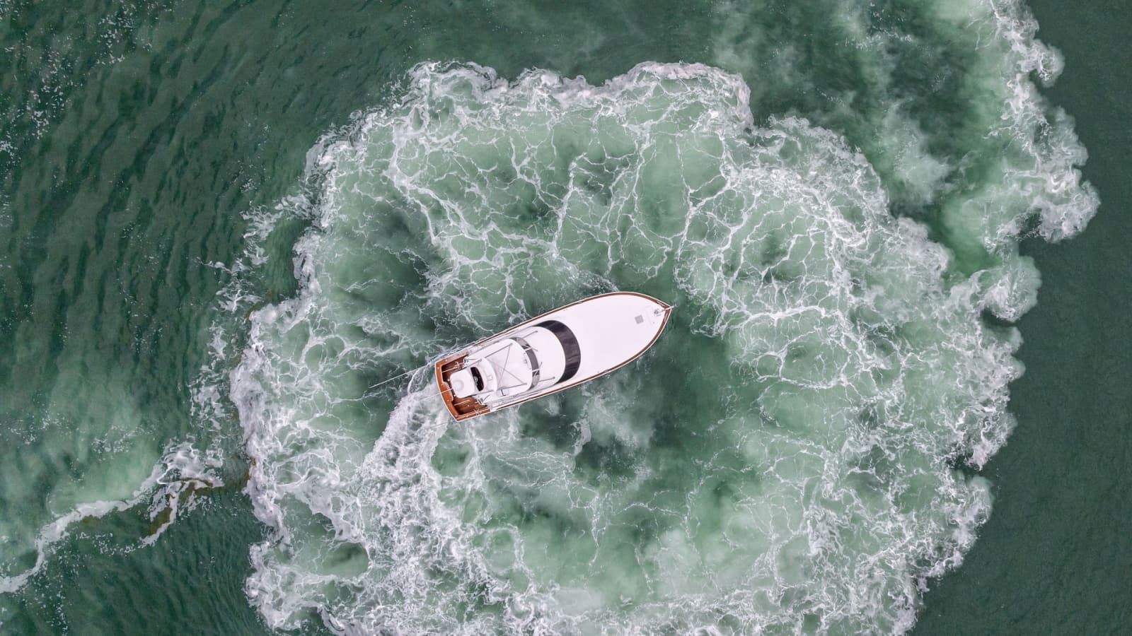 2015 Viking 55 Convertible - Photo 93
