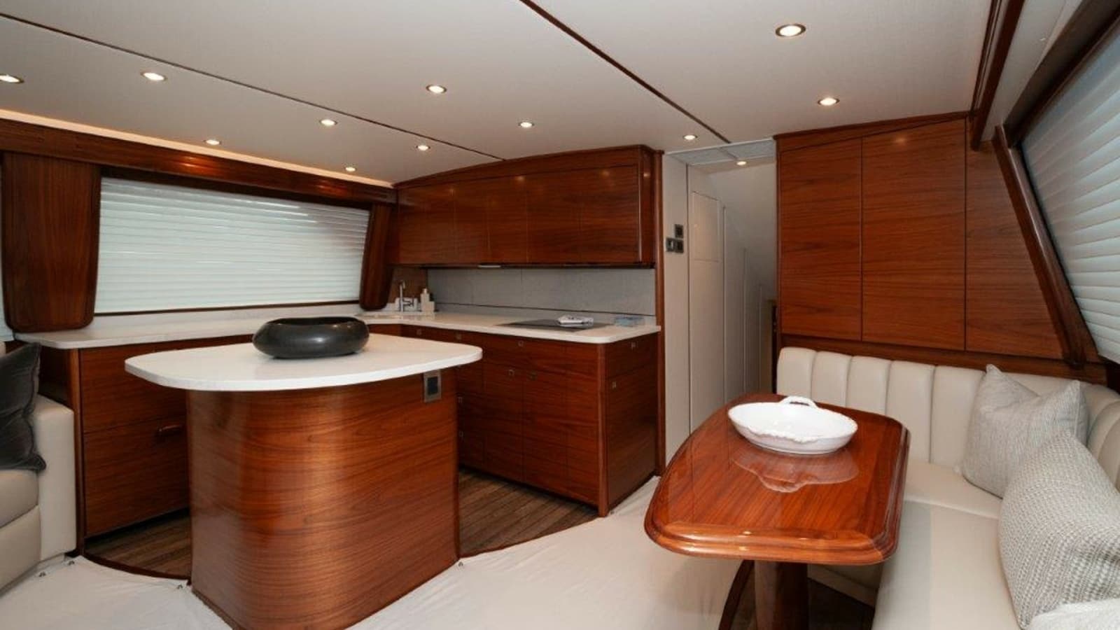 2025 Viking 58 Convertible - Photo 12
