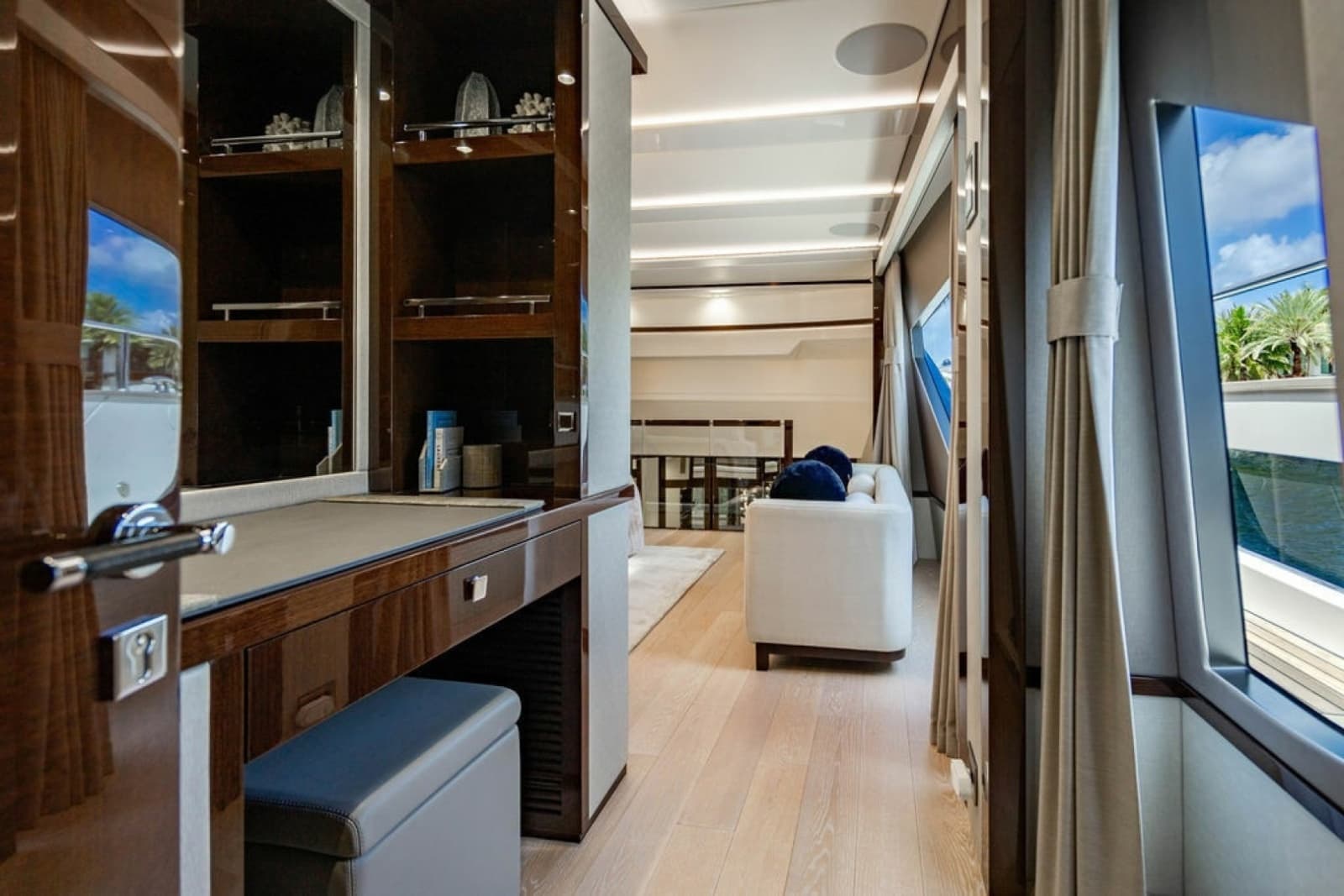 2019 Sunseeker 95 Motor Yacht - Photo 52
