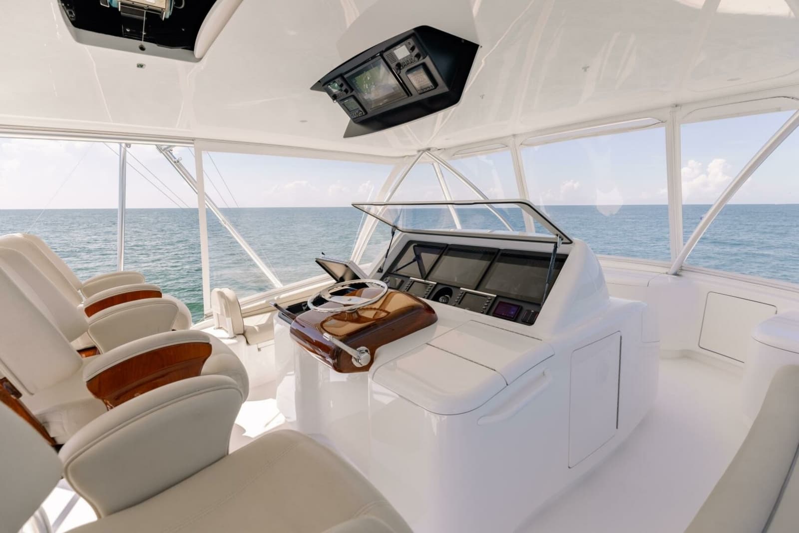 2018 Viking 62 Convertible - Photo 5