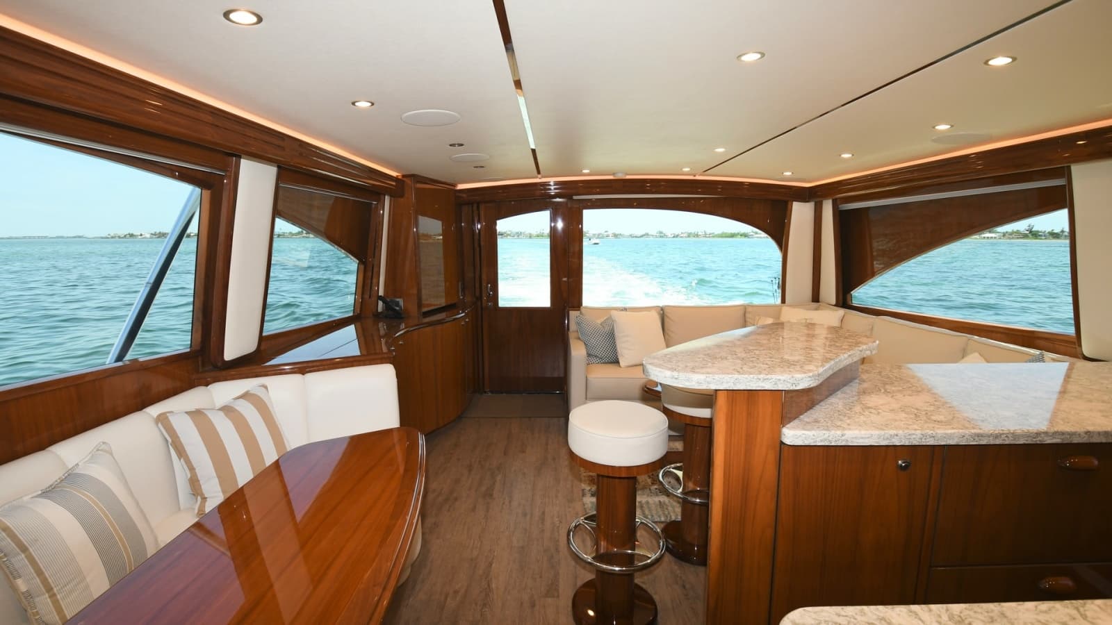2019 Viking 58 Convertible - Photo 6