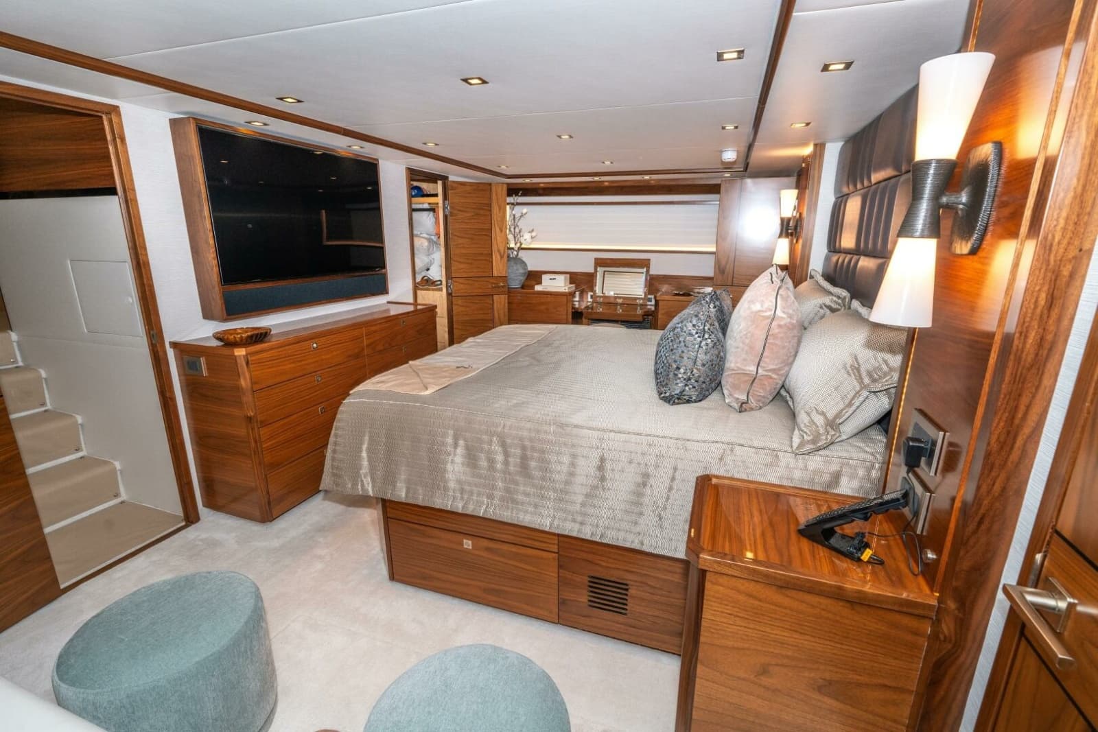 2025 Viking 90C - Photo 35