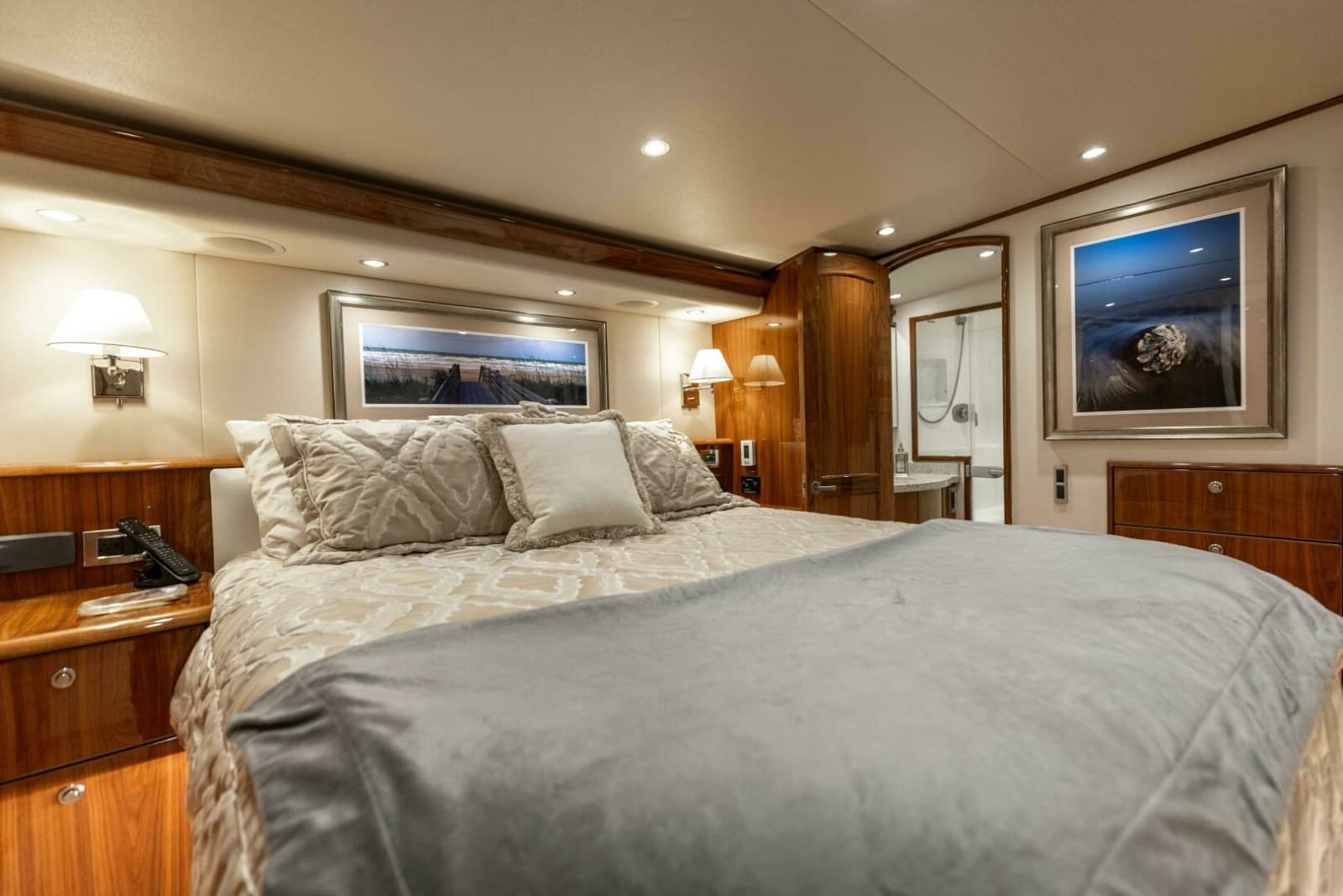 2020 Viking 62 Convertible - Photo 5