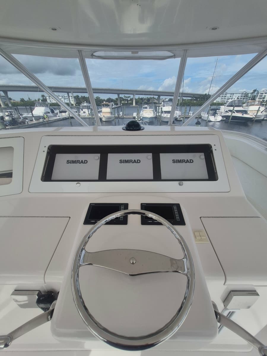 2006 Viking 56 Convertible - Photo 6