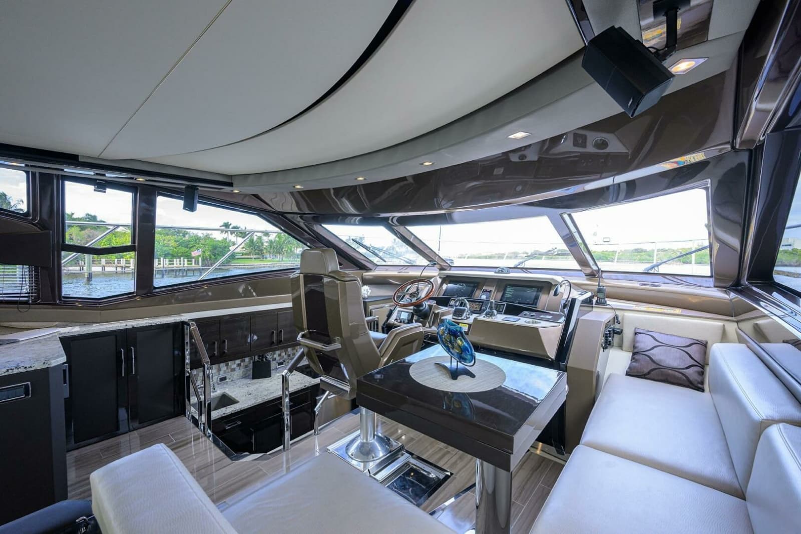 2016 Marquis 660 Sport Yacht - Photo 25