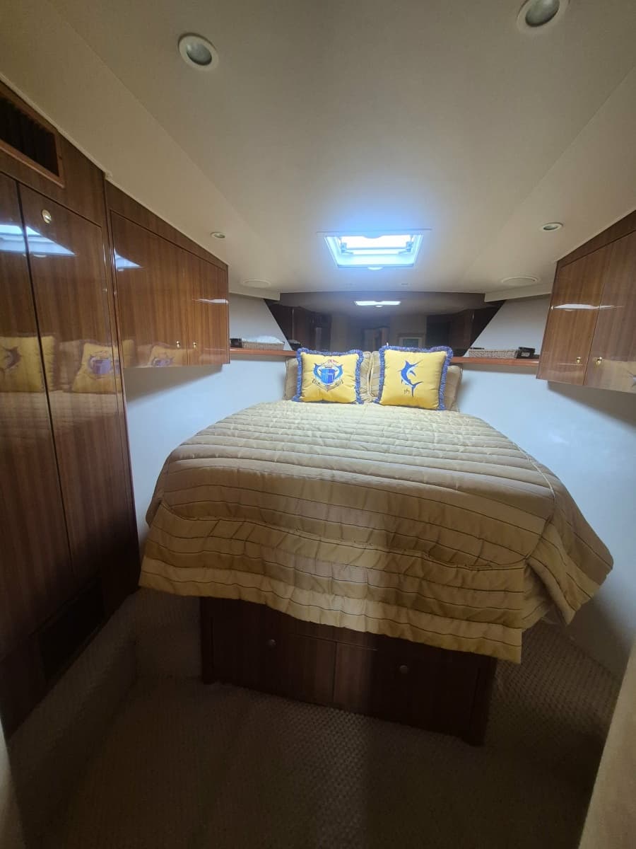 2006 Viking 56 Convertible - Photo 23