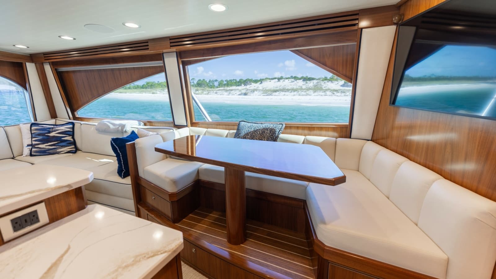 2022 Viking 68 Convertible - Photo 16