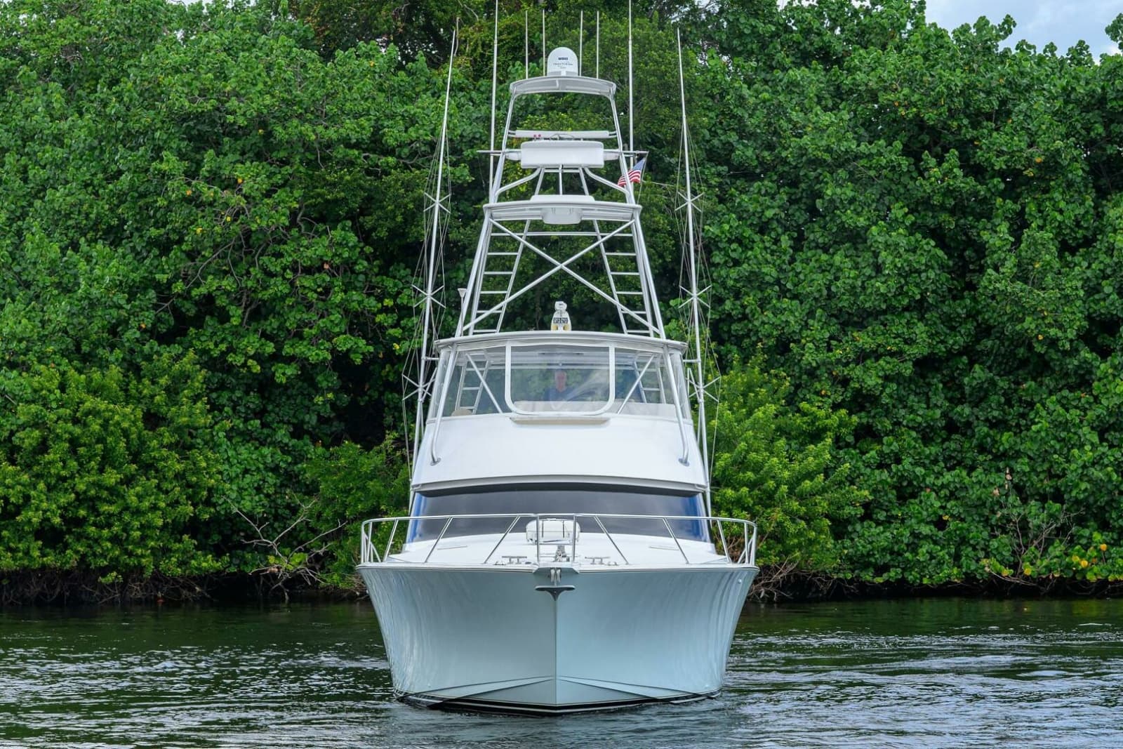 2004 Viking 56 Convertible - Photo 5