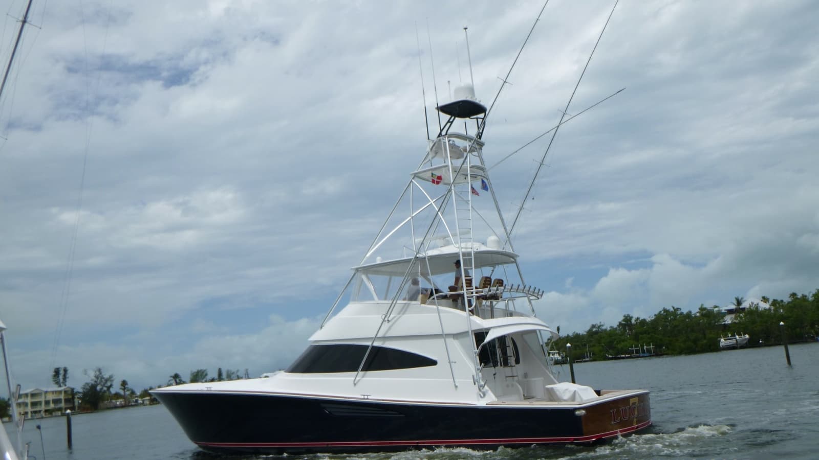 2022 Viking 68 Convertible - Photo 53
