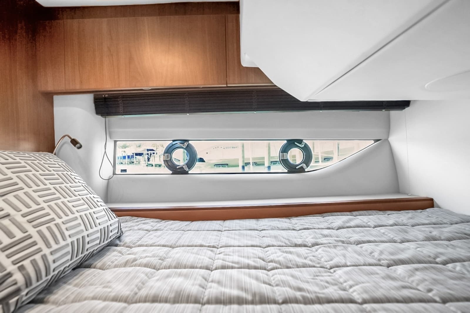 2016 Princess V58 - Photo 50