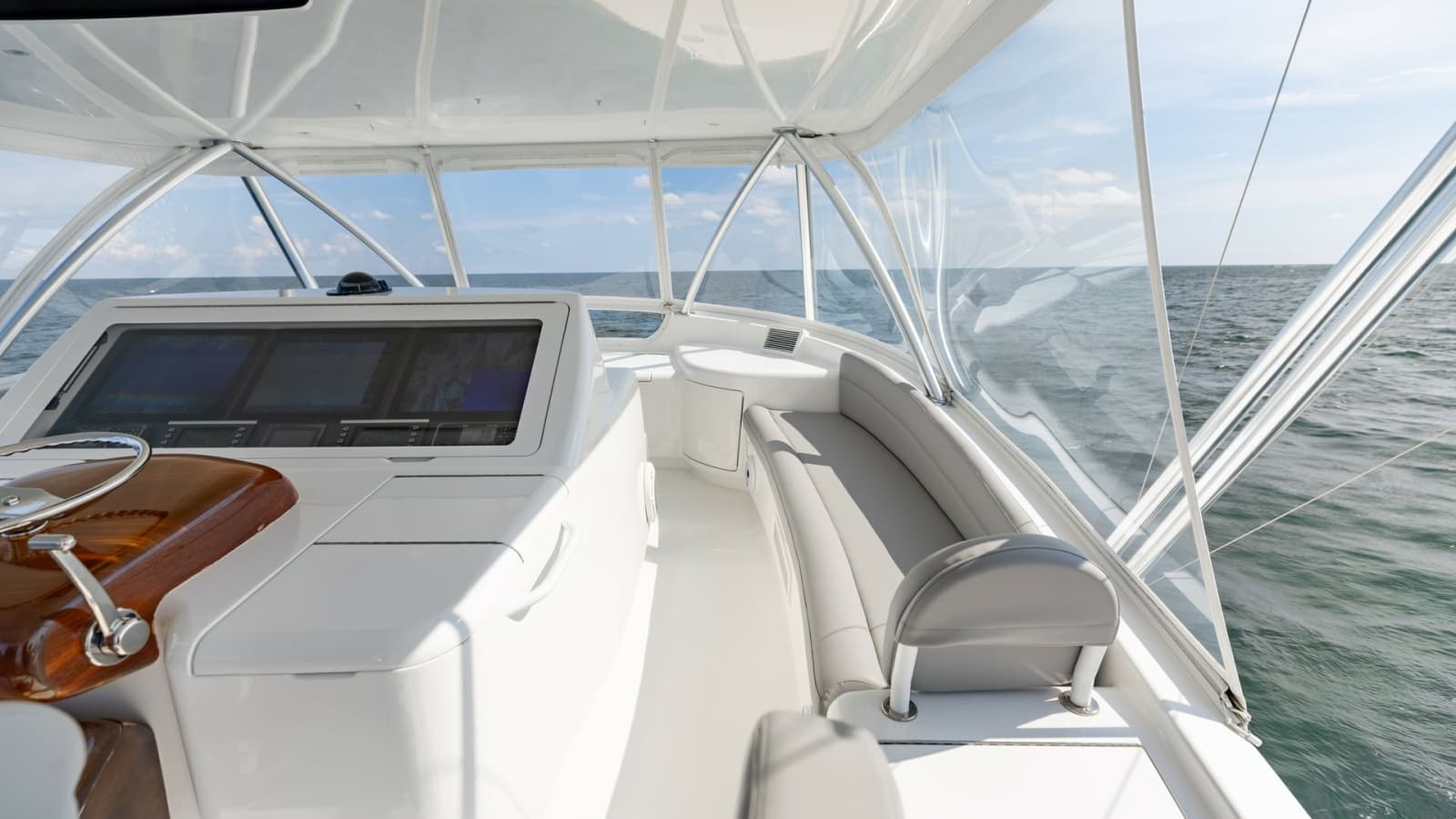 2018 Viking 72 Convertible - Photo 50