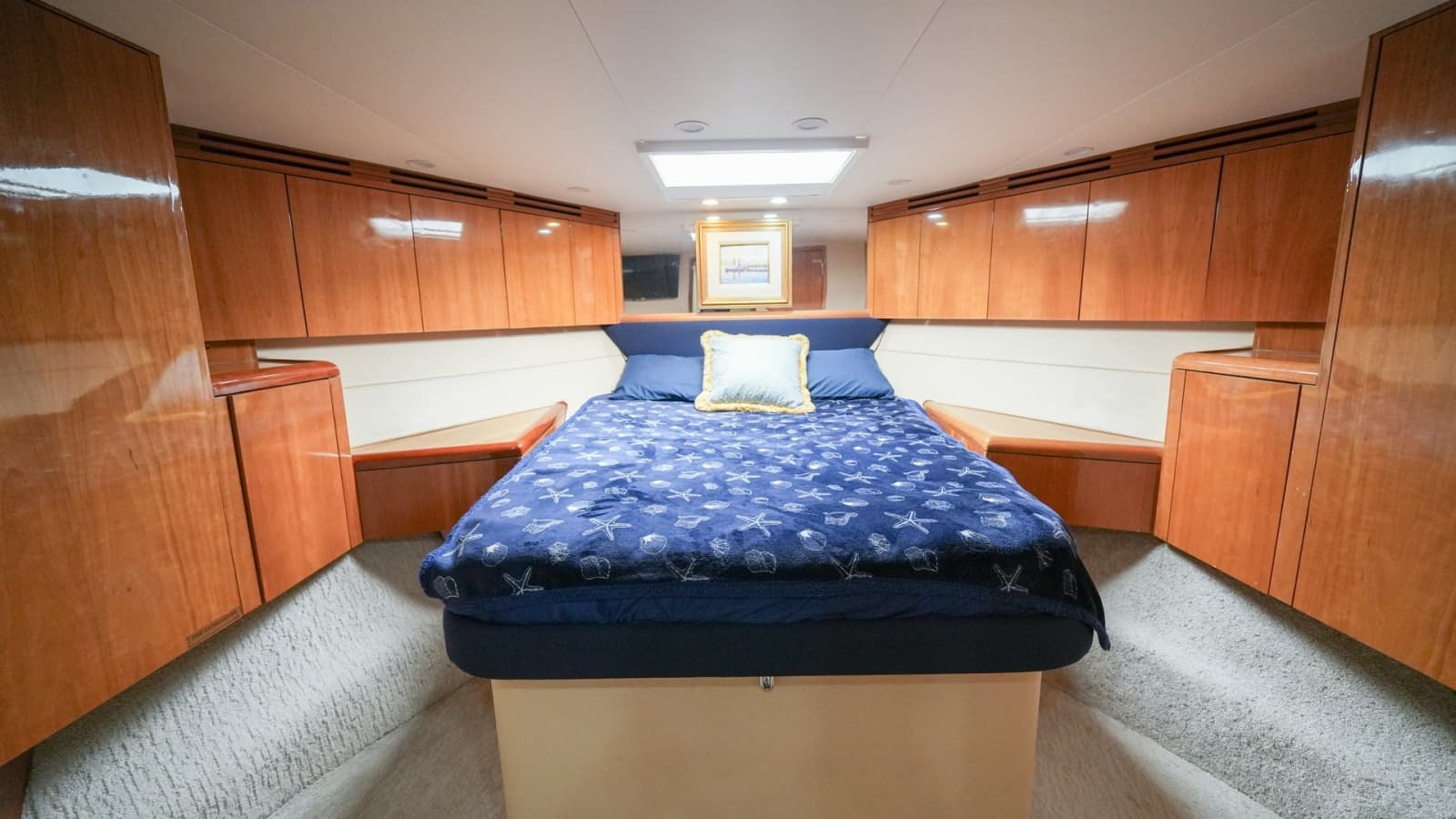 2001 Hatteras 60 Convertible - Photo 13