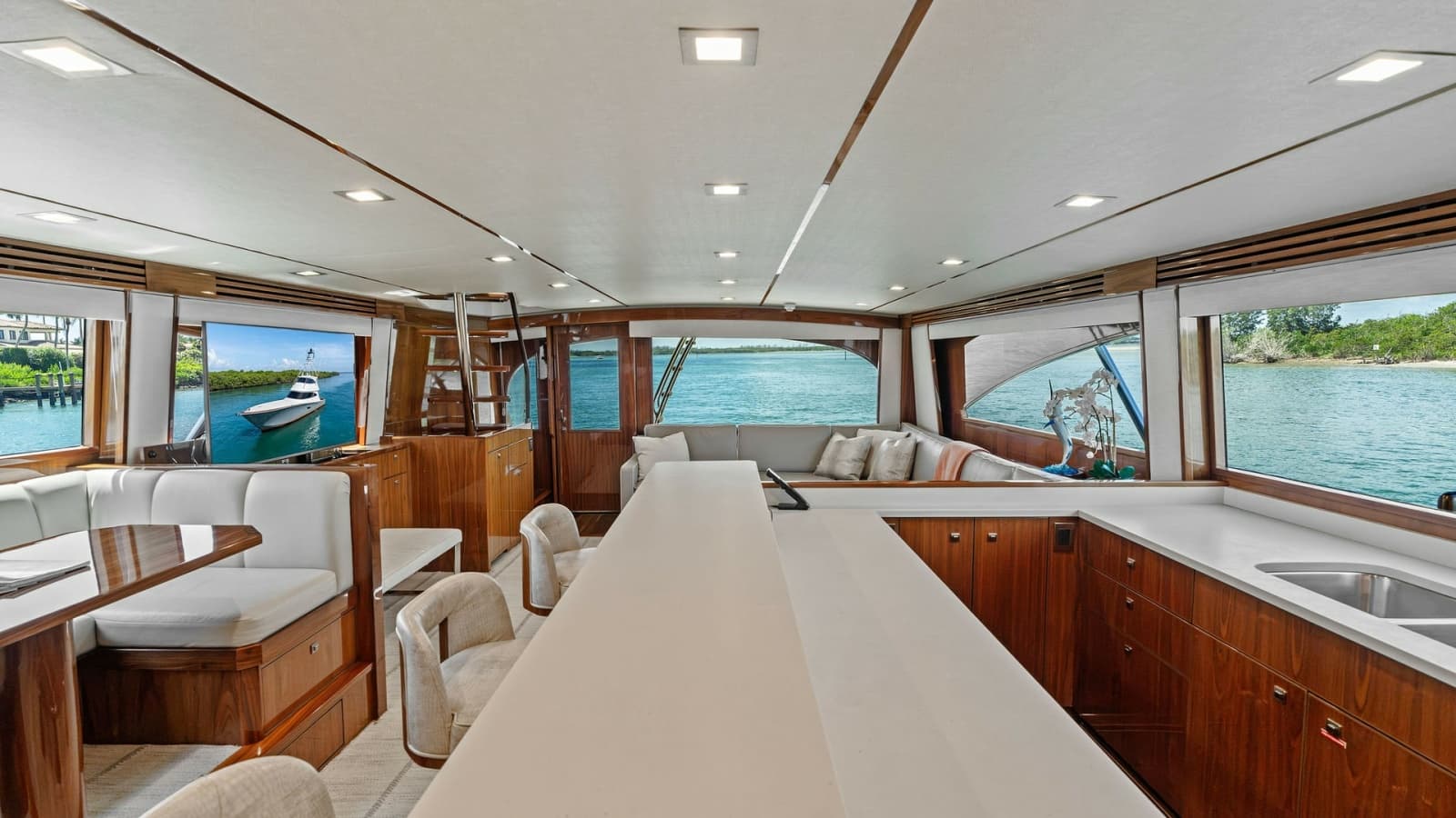 2016 Viking 80 Enclosed Bridge - Photo 15