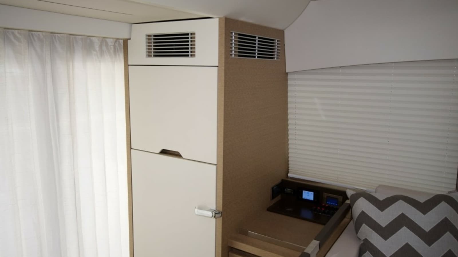 2018 Prestige 460 - Photo 16