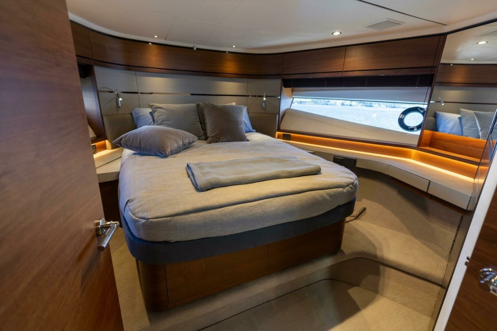 2019 Princess S65 - Photo 35