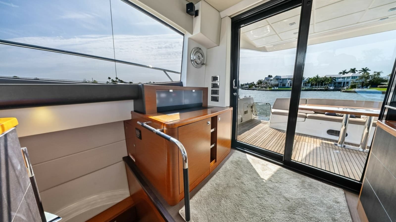 2015 Prestige 550 - Photo 23