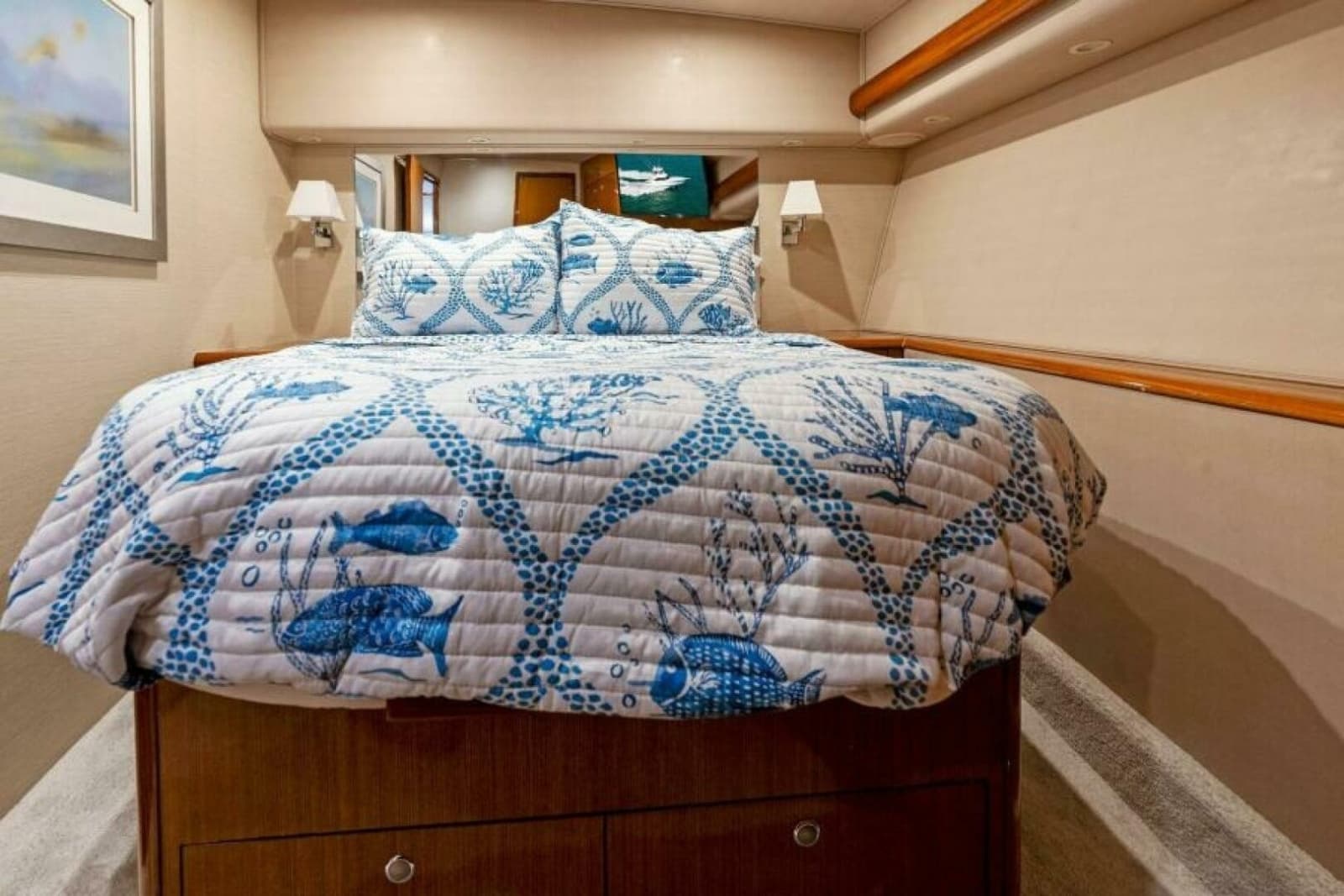 2003 Viking 48 Convertible - Photo 33