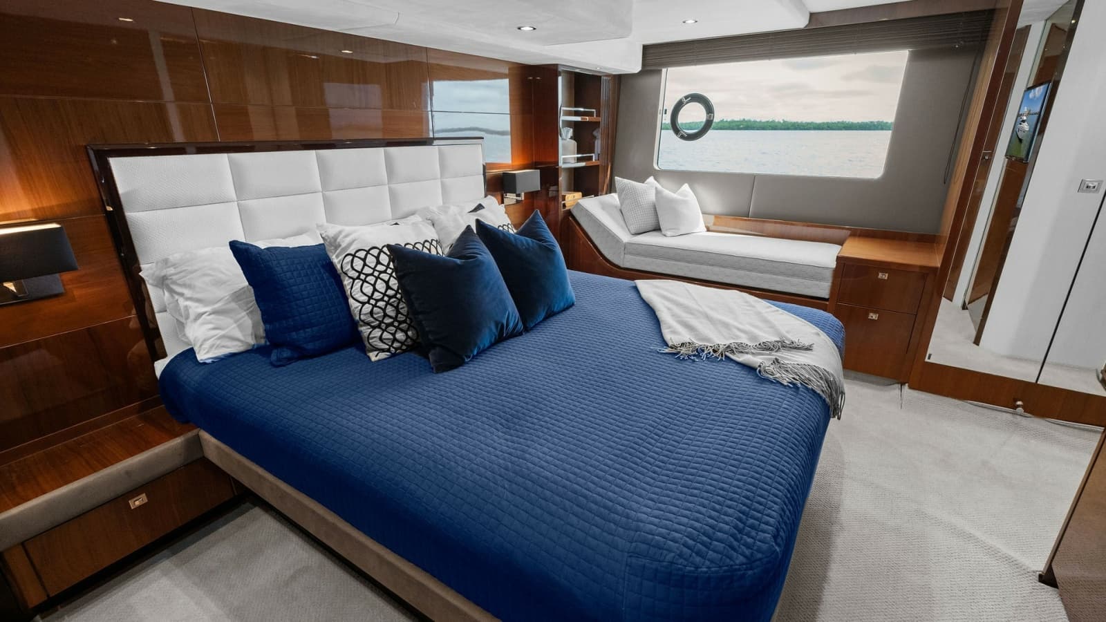 2016 Princess 64 Flybridge - Photo 3