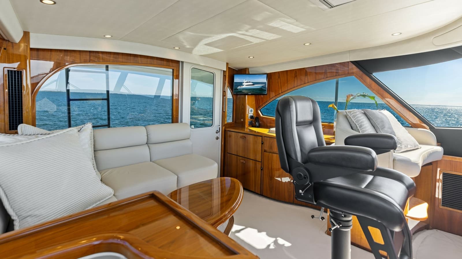 2018 Viking 62 Enclosed Bridge - Photo 74