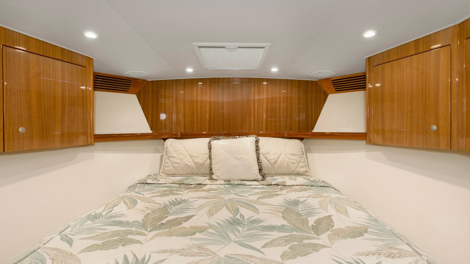 2007 Viking 64 Enclosed Bridge - Photo 27