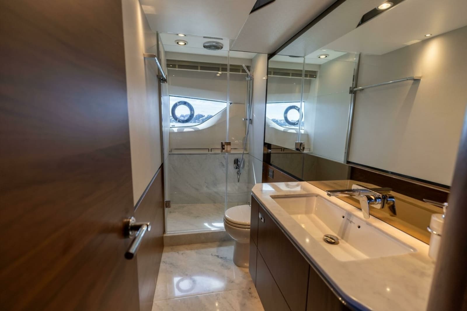 2019 Princess S65 - Photo 33