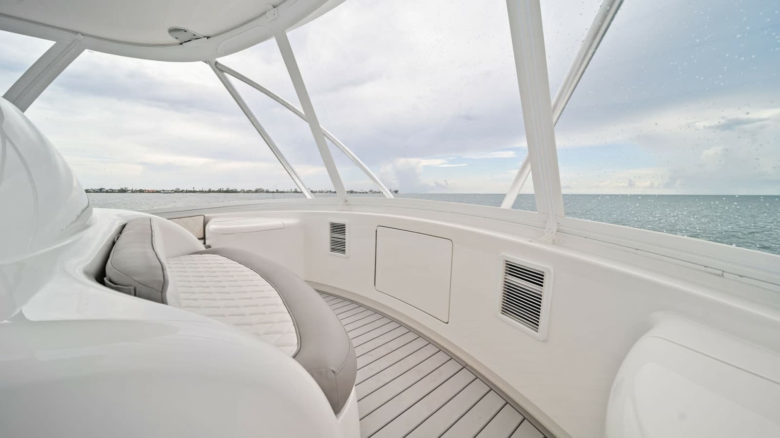 2015 Viking 55 Convertible - Photo 60