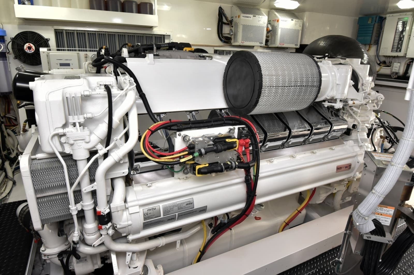 2019 Viking 80 Skybridge - Photo 209