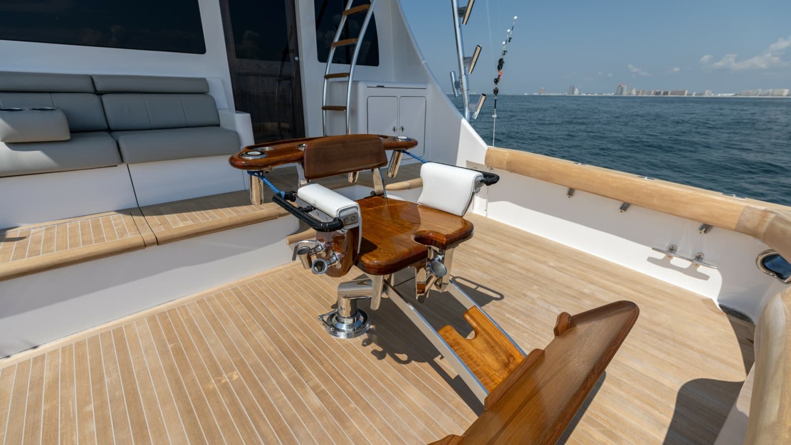 2021 Hatteras 65 GT - Photo 54