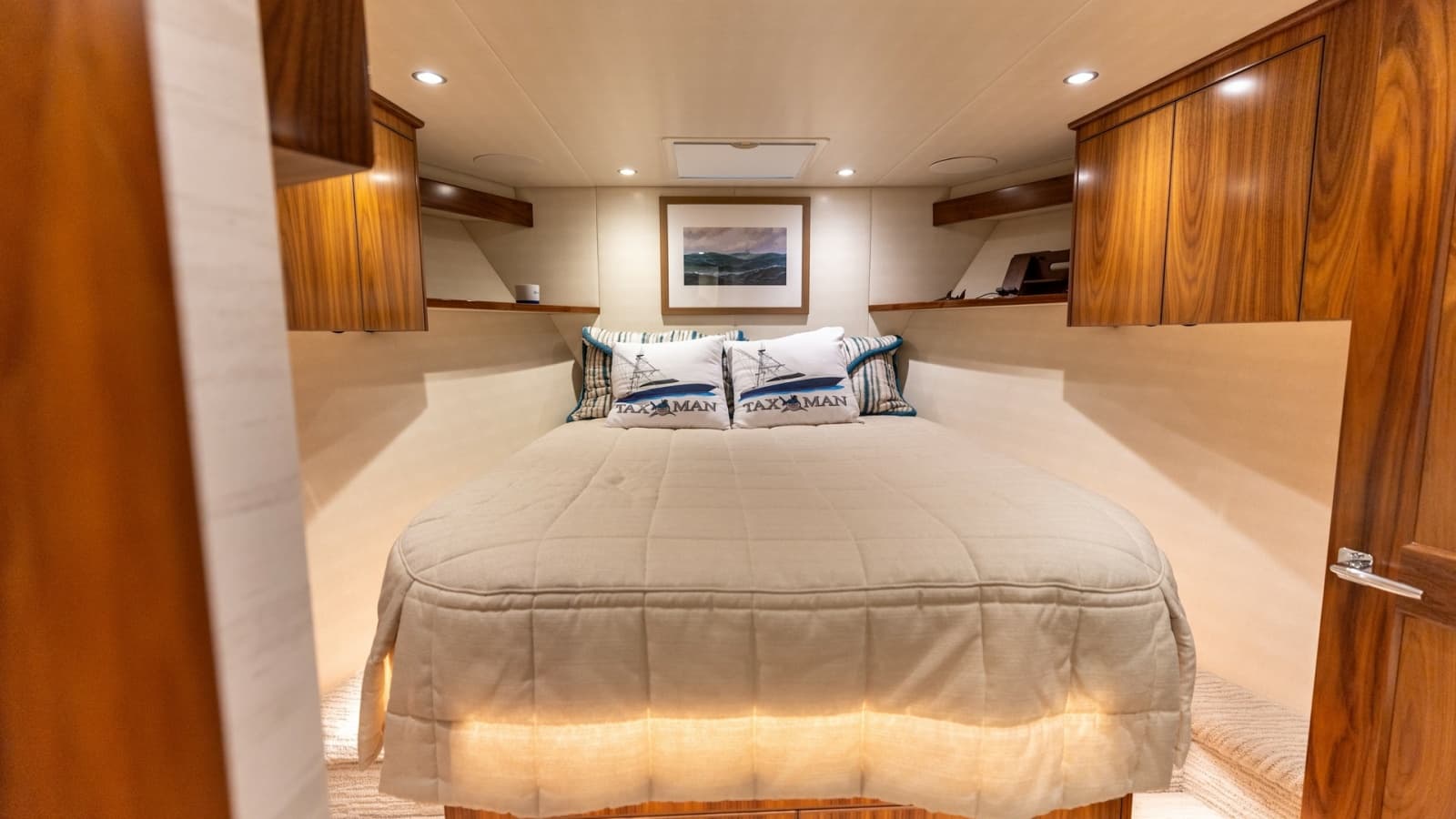 2022 Viking 68 Convertible - Photo 26