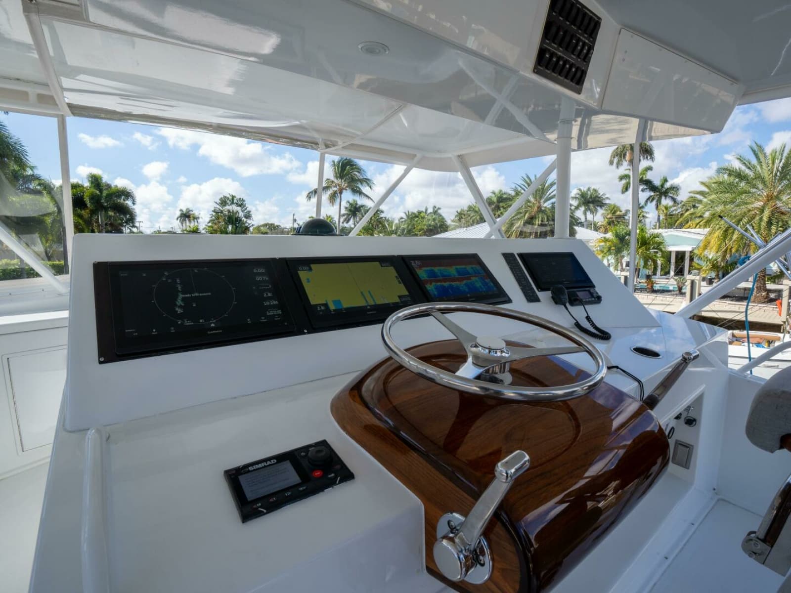 1998 Viking 58 Convertible - Photo 8