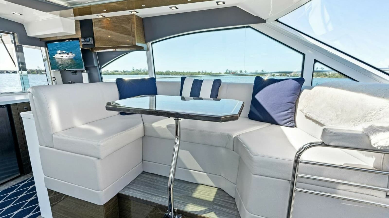 2019 Cruisers Yachts 45 Cantius - Photo 73
