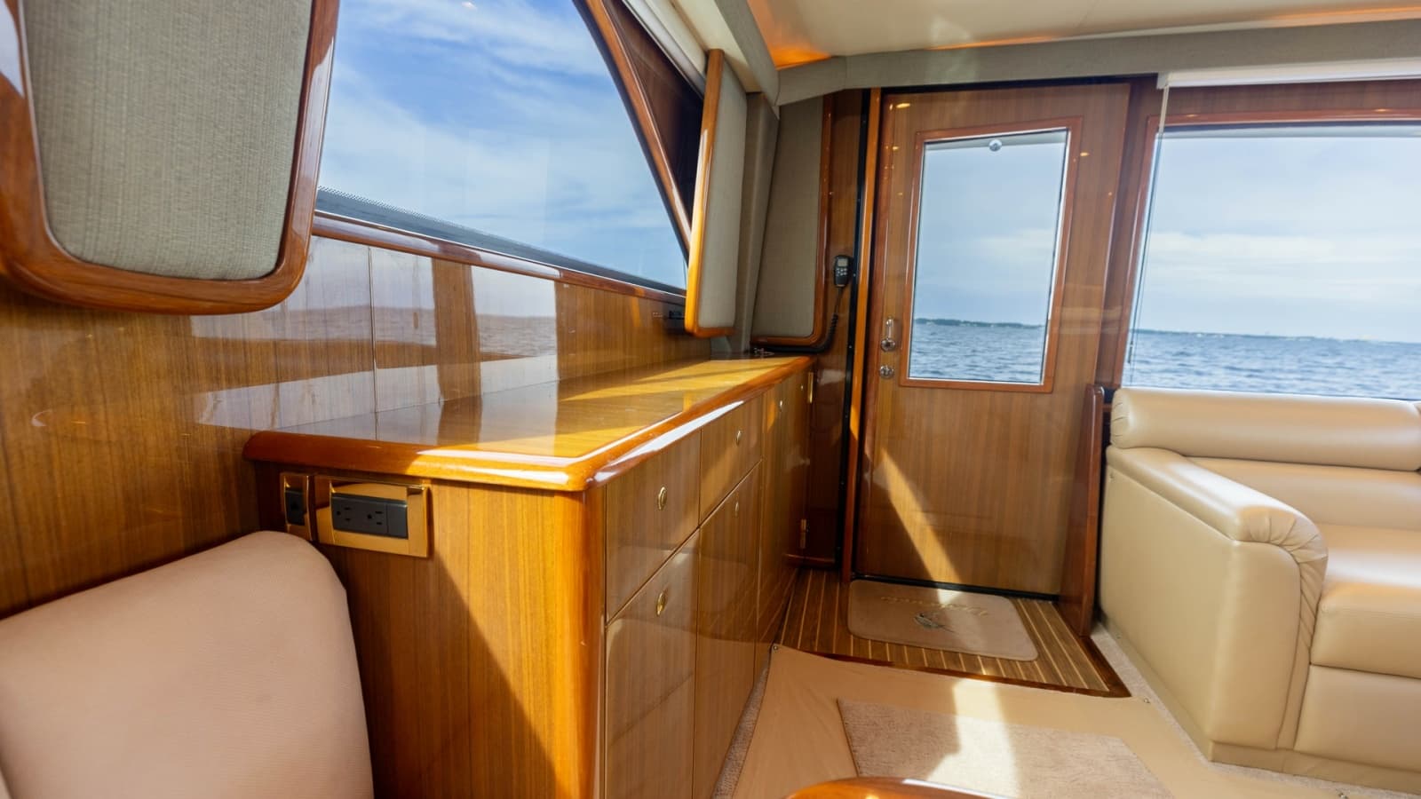 2007 Viking 45 Convertible - Photo 14