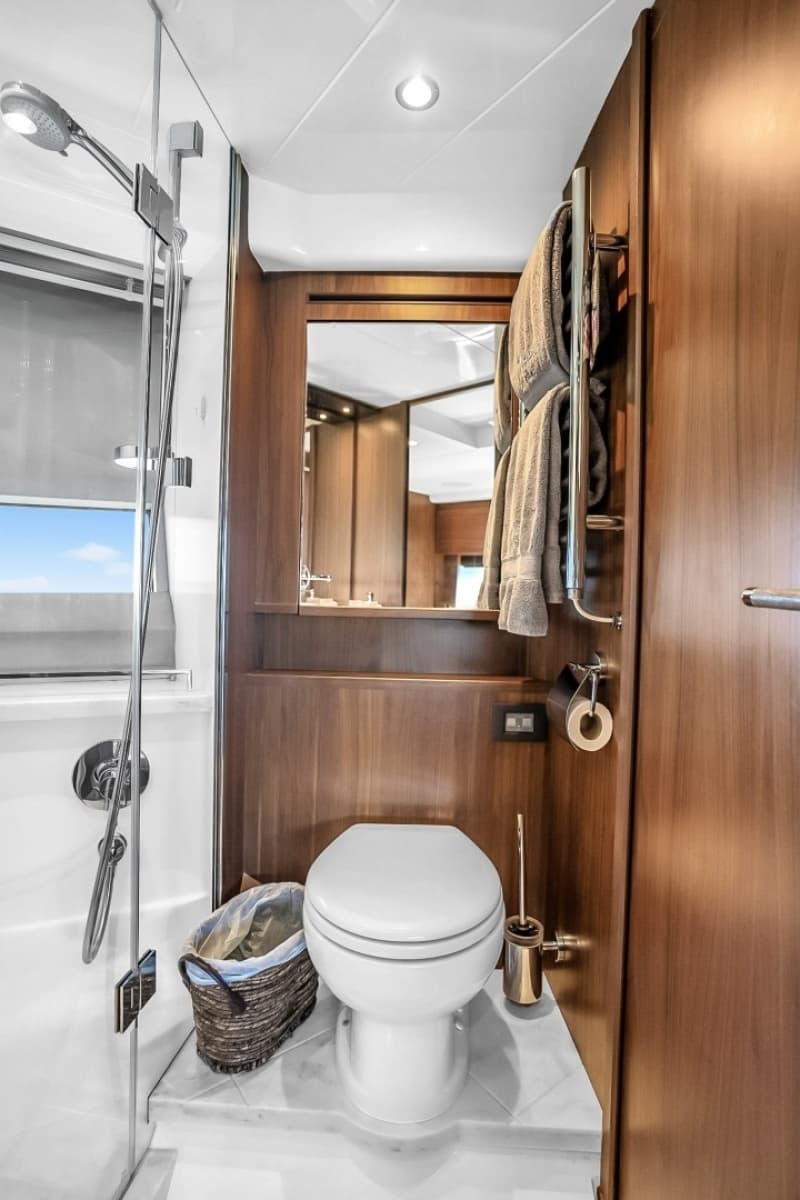 2016 Princess V58 - Photo 45
