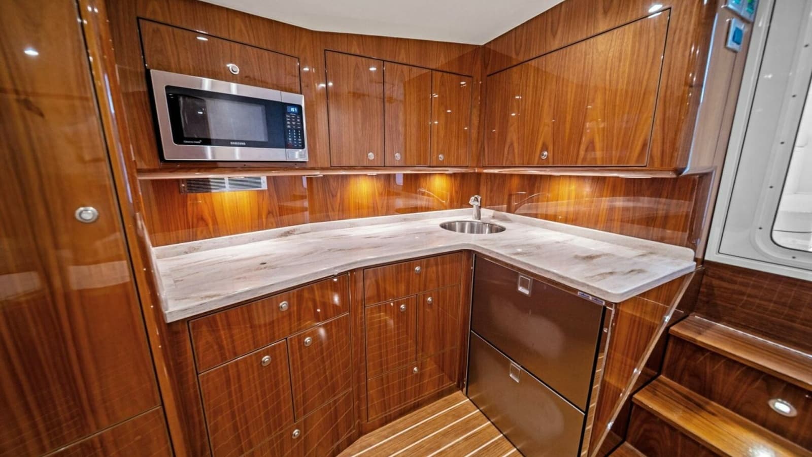 2021 Viking 46 Billfish - Photo 111