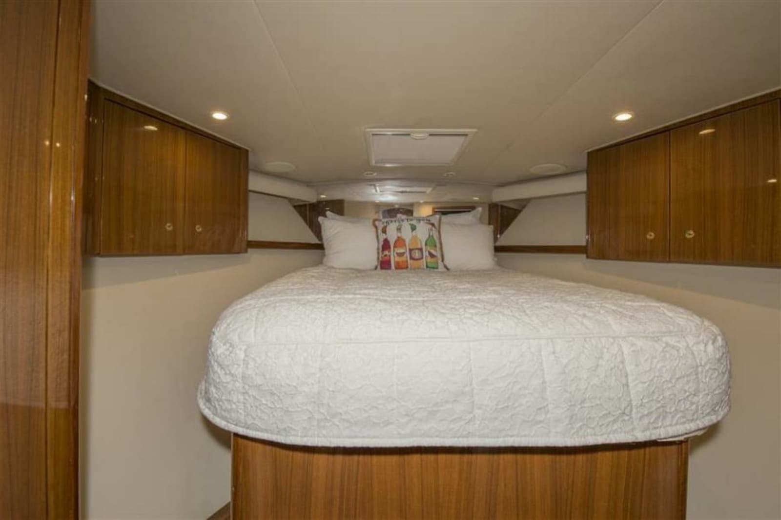 2008 Viking 52 Sport Coupe - Photo 9